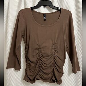Agdalena brown ruching top
